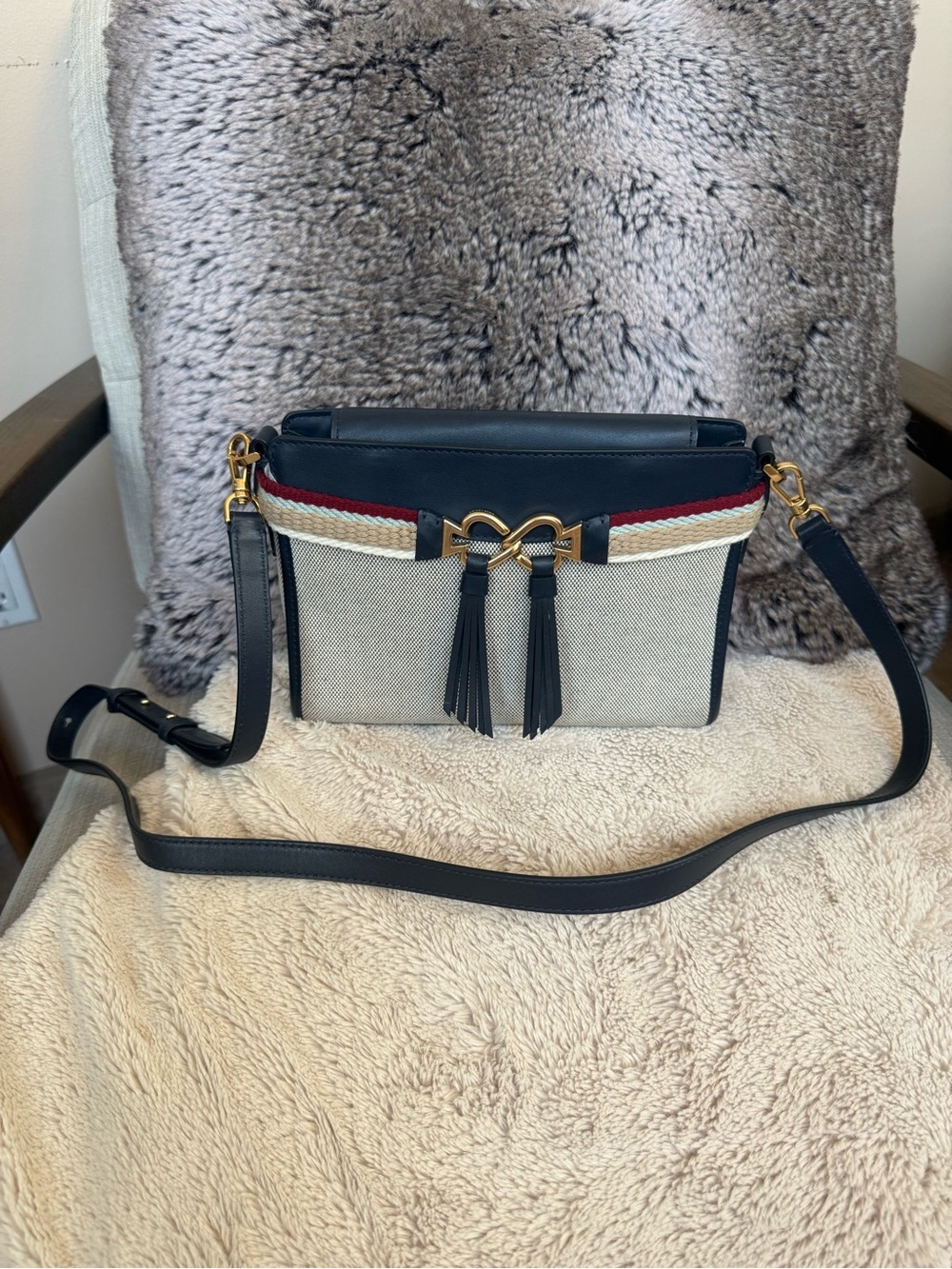 Kate Spade NWOT Navy and Cream Crossbody Bag with Tassel Accent